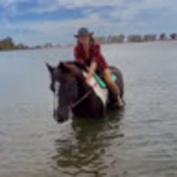 Meet your Posher, Lauma - Picture 1 of 1